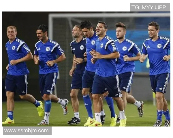 温哥华白帽与西雅图海的激烈对决展现足球魅力与团队精神