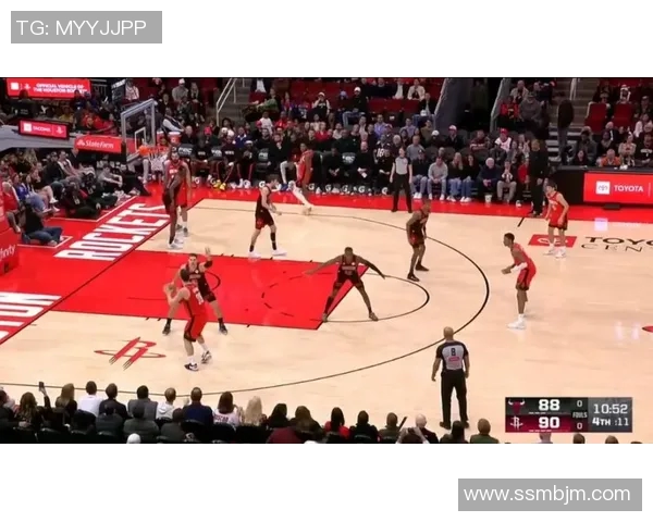 火箭队与公牛队激战正酣NBA赛季精彩对决引发球迷热议
