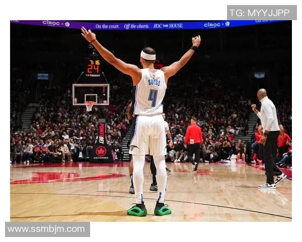 猛龙与活塞对决精彩回顾央视版全景解析比赛亮点与球员表现 猛龙与活塞对决精彩回顾央视版全景解析比赛亮点与球员表现