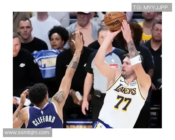 NBA黄蜂对快船精彩比赛录像回顾及赛后分析分享